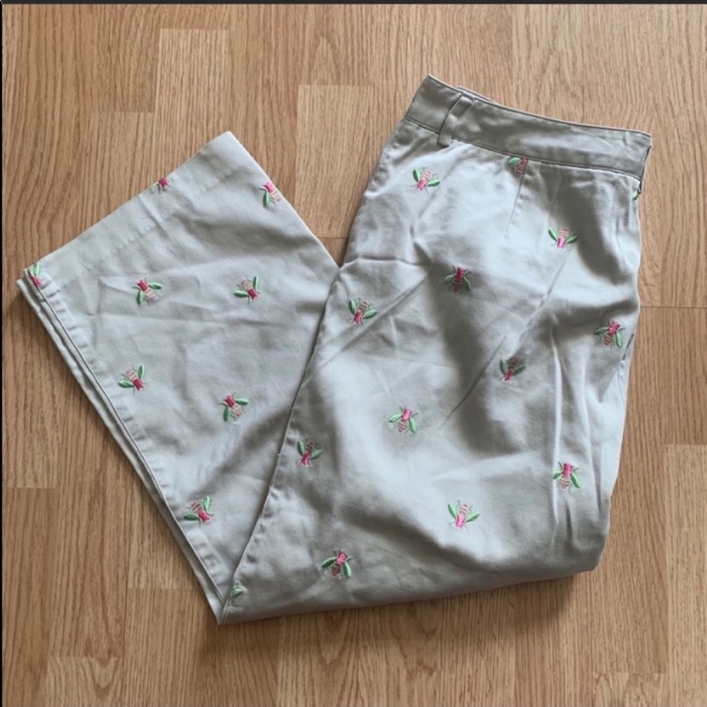 Lilly Pulitzer Embroidered Bee Chino Crop Size 10